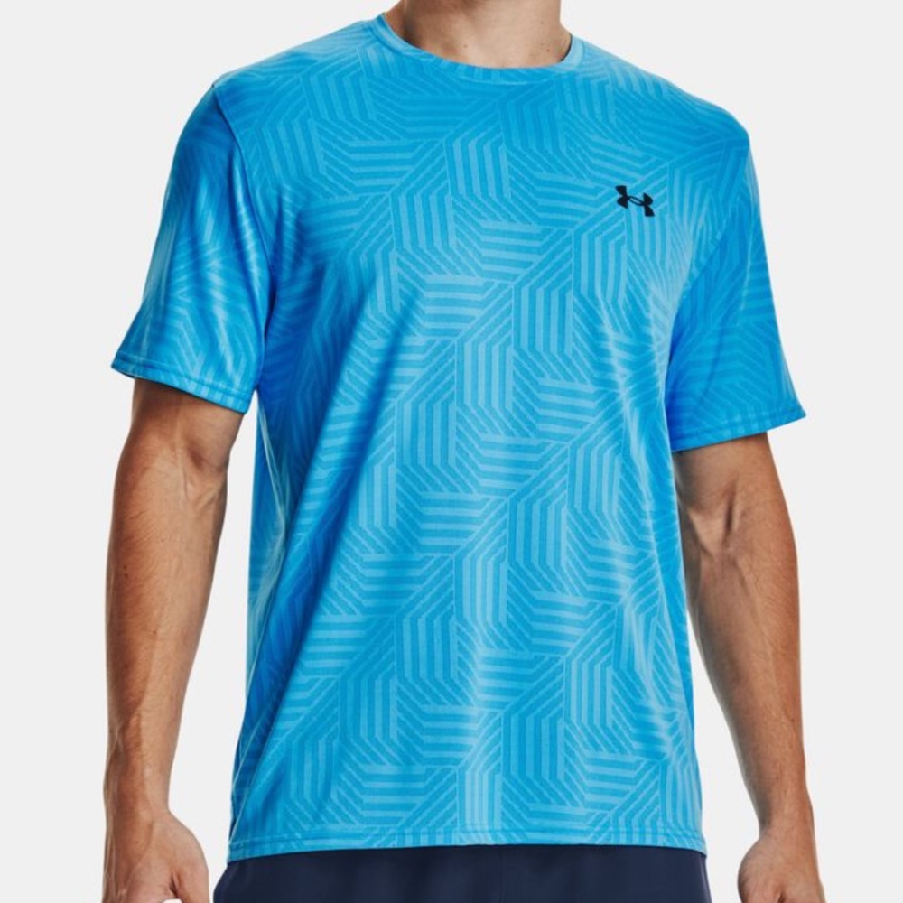 Under Armour Men's Athletic Short Sleeve Shirt in Size Large
